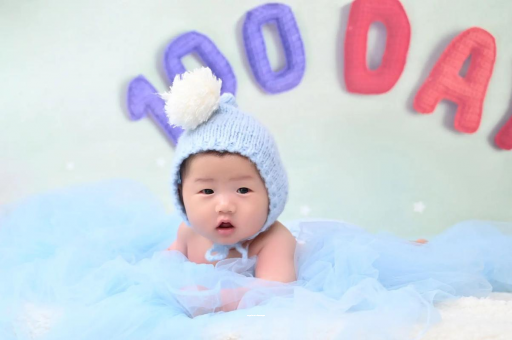 乳山宝宝尿少尿黄怎么回事